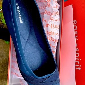 Easy Spirit navy blue shoes